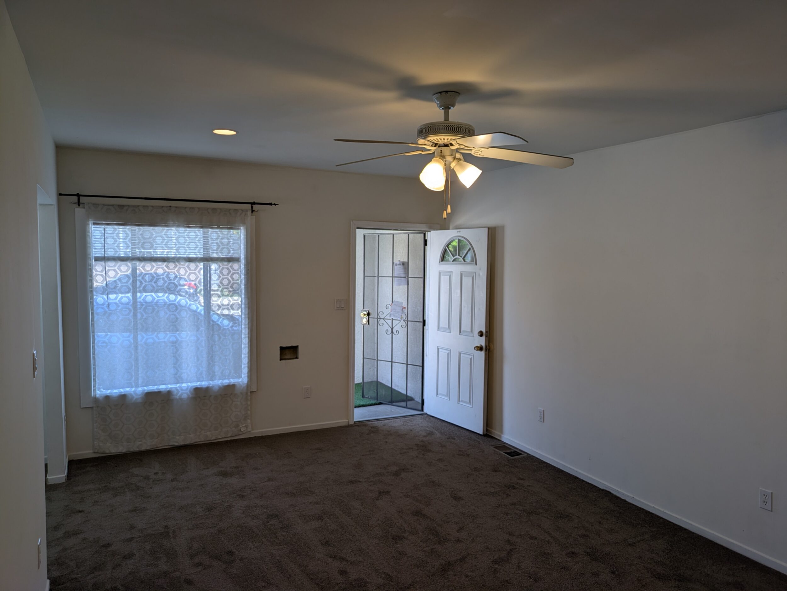 Livingroom looking to front door
